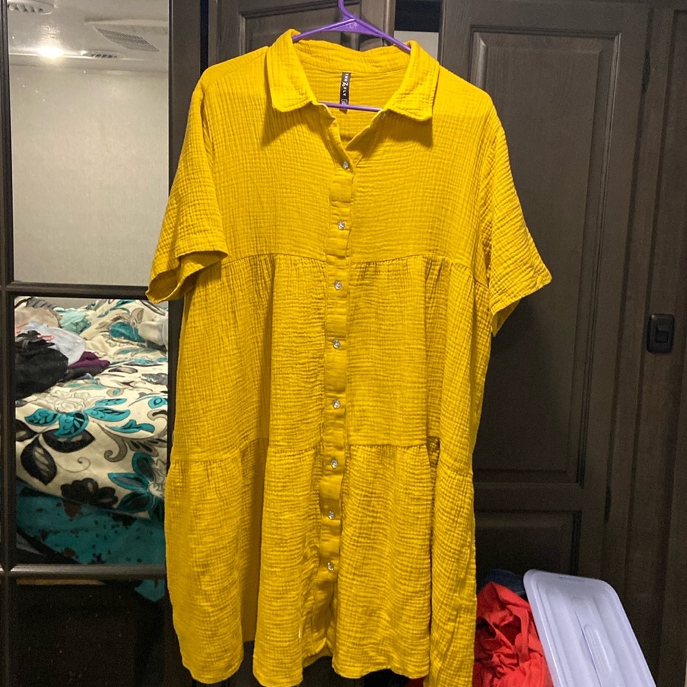 Mustard dressing with turquoise accent in back.  Gently worn